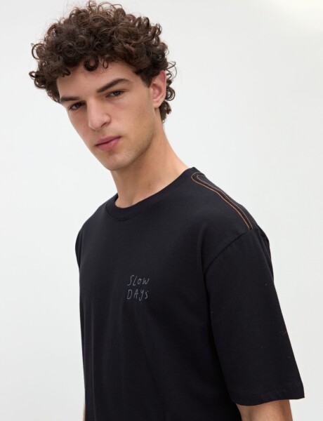 Remera Esben Negro