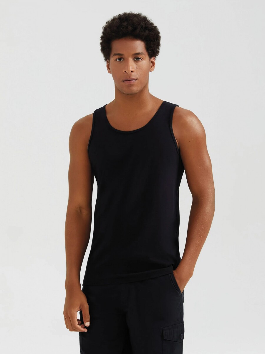 MUSCULOSA BÁSICA MASCULINA MODELO SLIM - NEGRO 