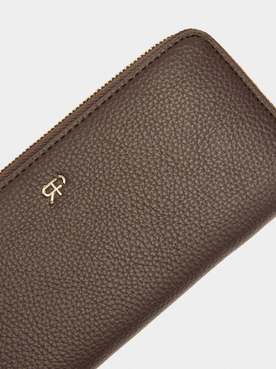 Cartera Con Textura marron