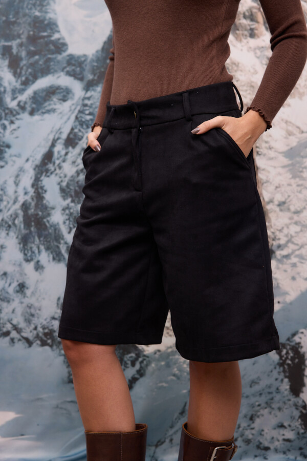 Bermuda Champs Black Suede