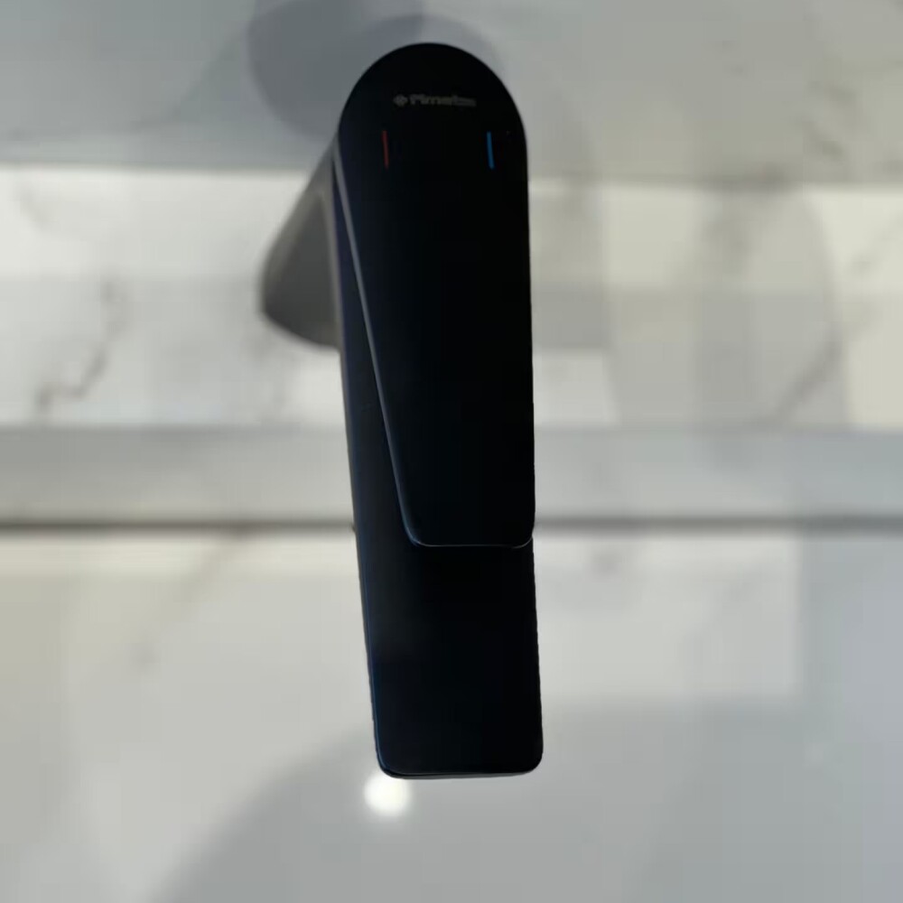 Grifería de lavatorio Monocomando de mesada Chronos negro mate Grifería De Lavatorio Monocomando De Mesada Chronos Negro Mate