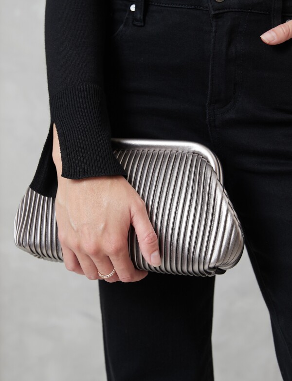 Cartera Clutch PLATEADO