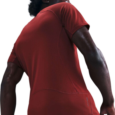 Remera Nike Dri Fit Npt Manga Corta De Hombre Rojo