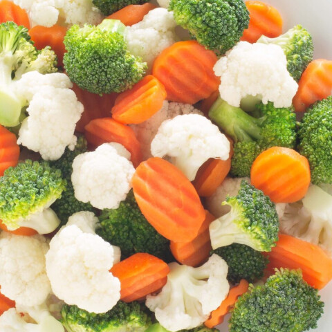 ENSALADA DE BROCOLI COLIFLOR Y ZANAHORIA - 1 KG Ensalada De Brocoli Coliflor Y Zanahoria - 1 Kg