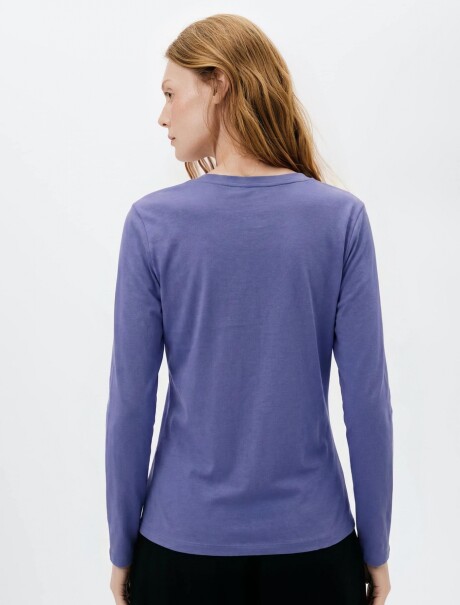 CAMISETA BÁSICA CON ELASTANO VIOLETA