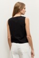 Blusa con aplique bordado negro
