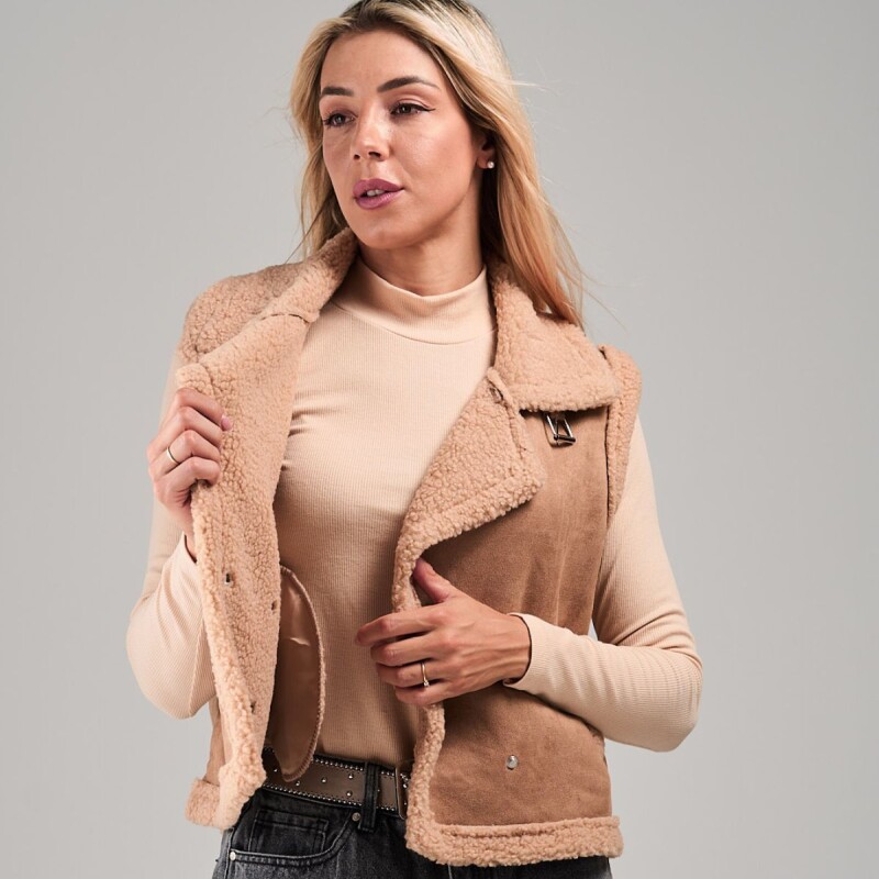 Chaleco con sherpa Slowly Beige
