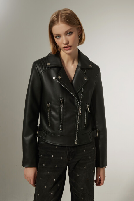Campera Larissa Negro