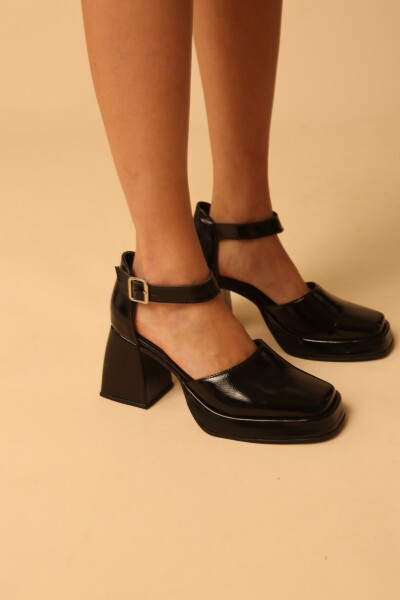 SANDALIA TIMBAI Negro