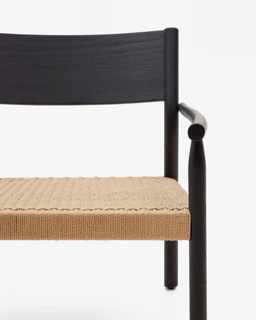 Butaca Yalia de madera maciza roble FSC 100% acabado negro y asiento de cuerda de papel