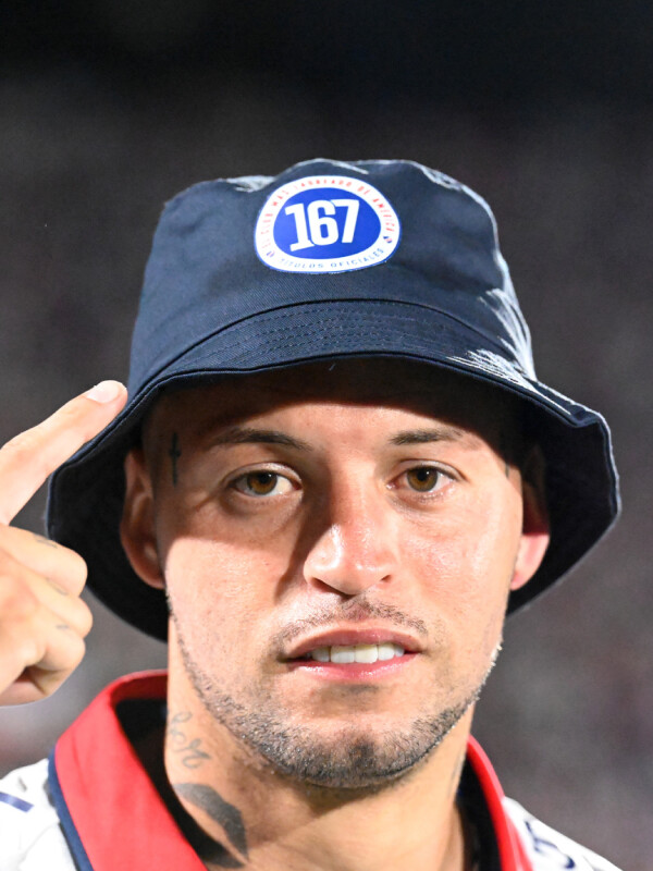 GORRO PILUSO 167 TITULOS Nacional Hombre 001