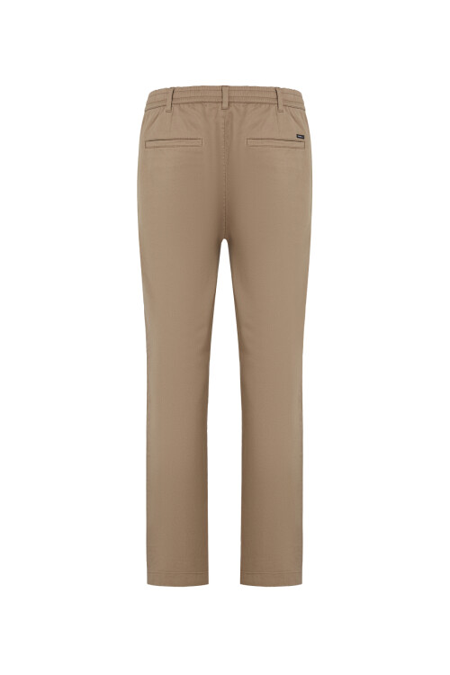 Pantalones Essentials Chino Marrón