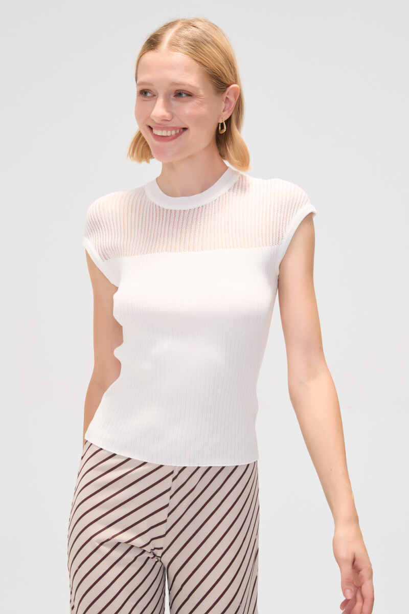 Remera Evaane - Marfil / Off White 