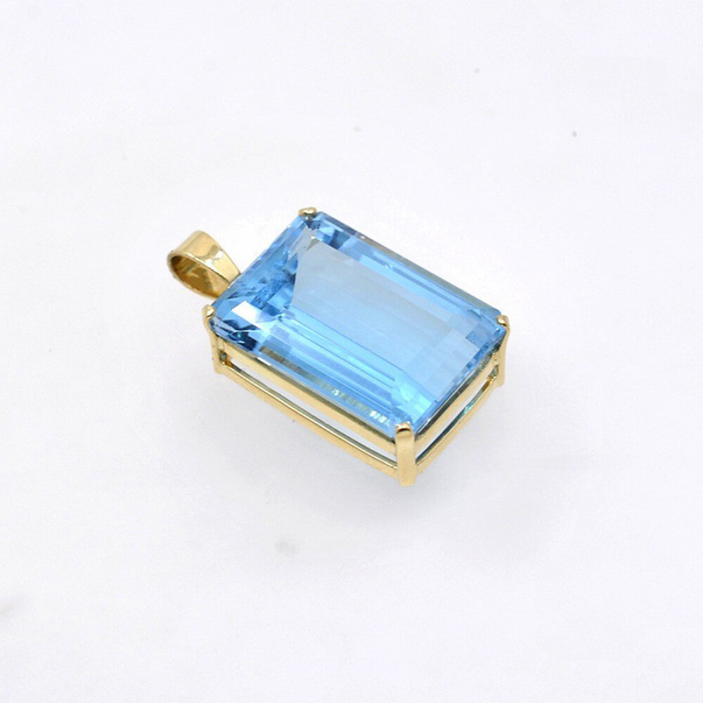 Colgante En Oro 18K Con Topacio Colgante En Oro 18K Con Topacio