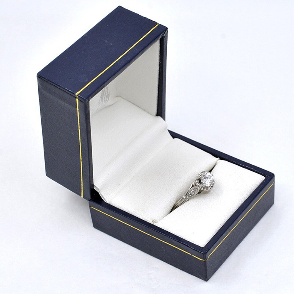 Anillo Antiguo En Oro 18K, Brillantes Y Diamantes Anillo Antiguo En Oro 18K, Brillantes Y Diamantes