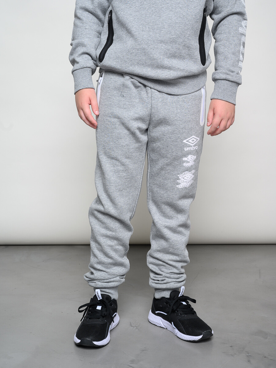 PANTALÓN STACKED LOGO Umbro Niños - 059 