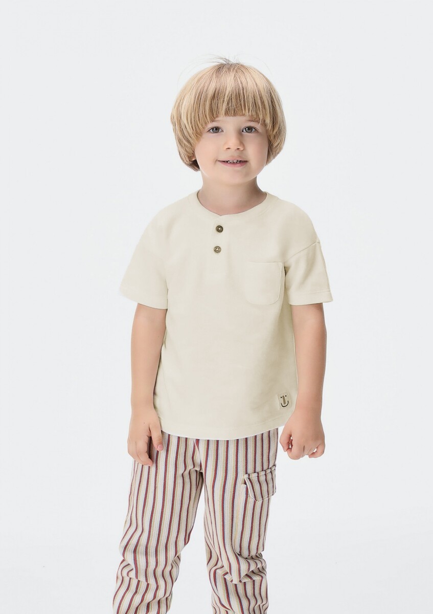 CAMISETA INFANTIL CON BOLSILLO Y BOTONES - BEIGE 