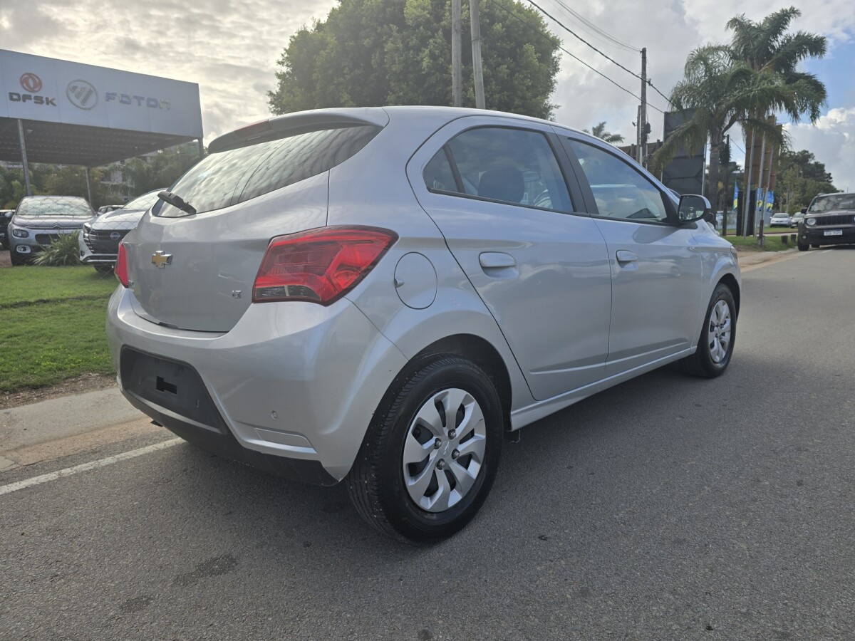 Chevrolet Onix LT 1.0 EXCELENTE ESTADO! | Permuta / Financia Chevrolet Onix LT 1.0 EXCELENTE ESTADO! | Permuta / Financia