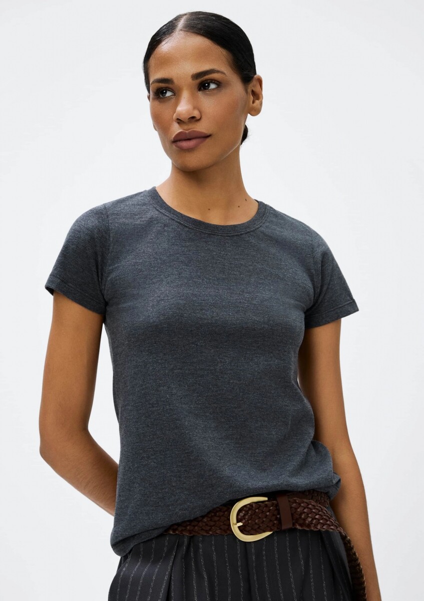 CAMISETA BÁSICA SLIM - GRIS OSCURO 