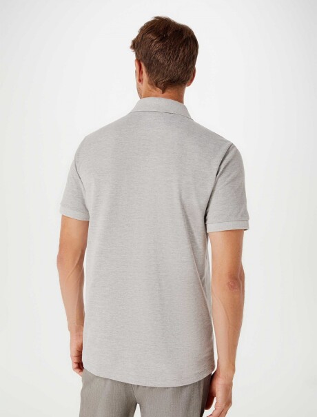 CAMISA DE CUELLO CON BORDADO GRIS