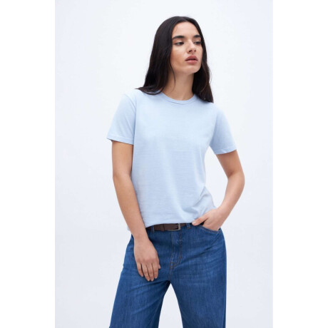 Remera Anette Celeste
