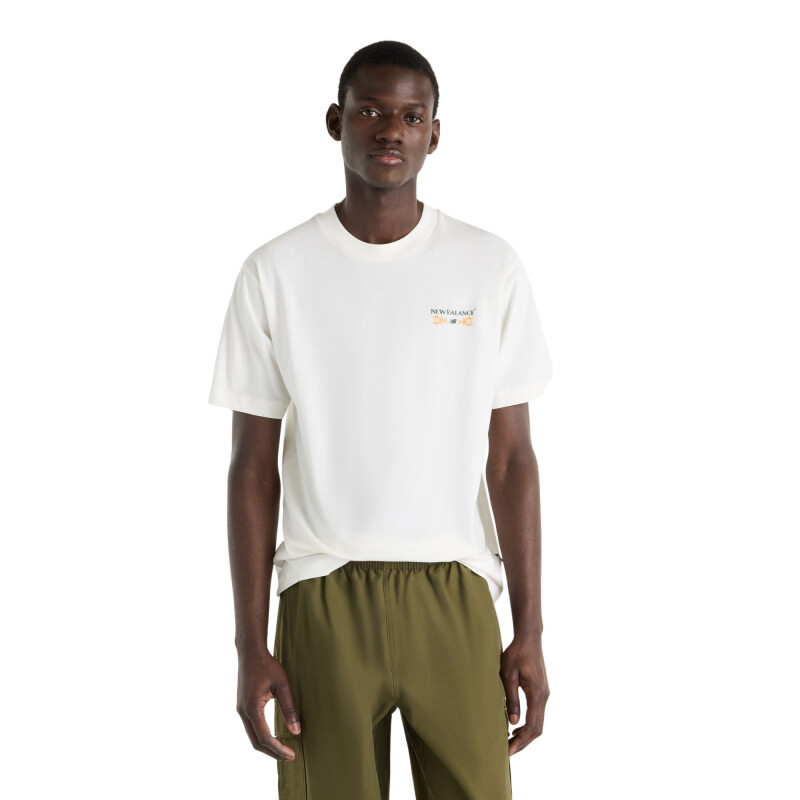 Remera New Balance Grab a Bite Boston Hombre MT62S7YPSST Blanco