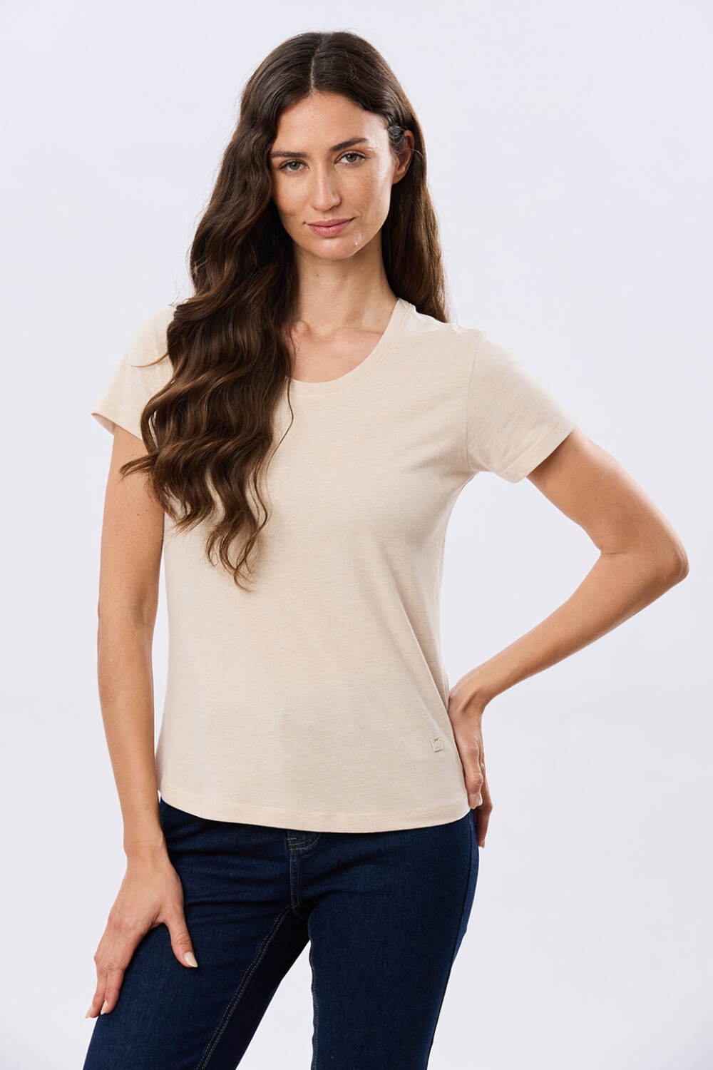 REMERA BÁSICA DE ALGODÓN Beige