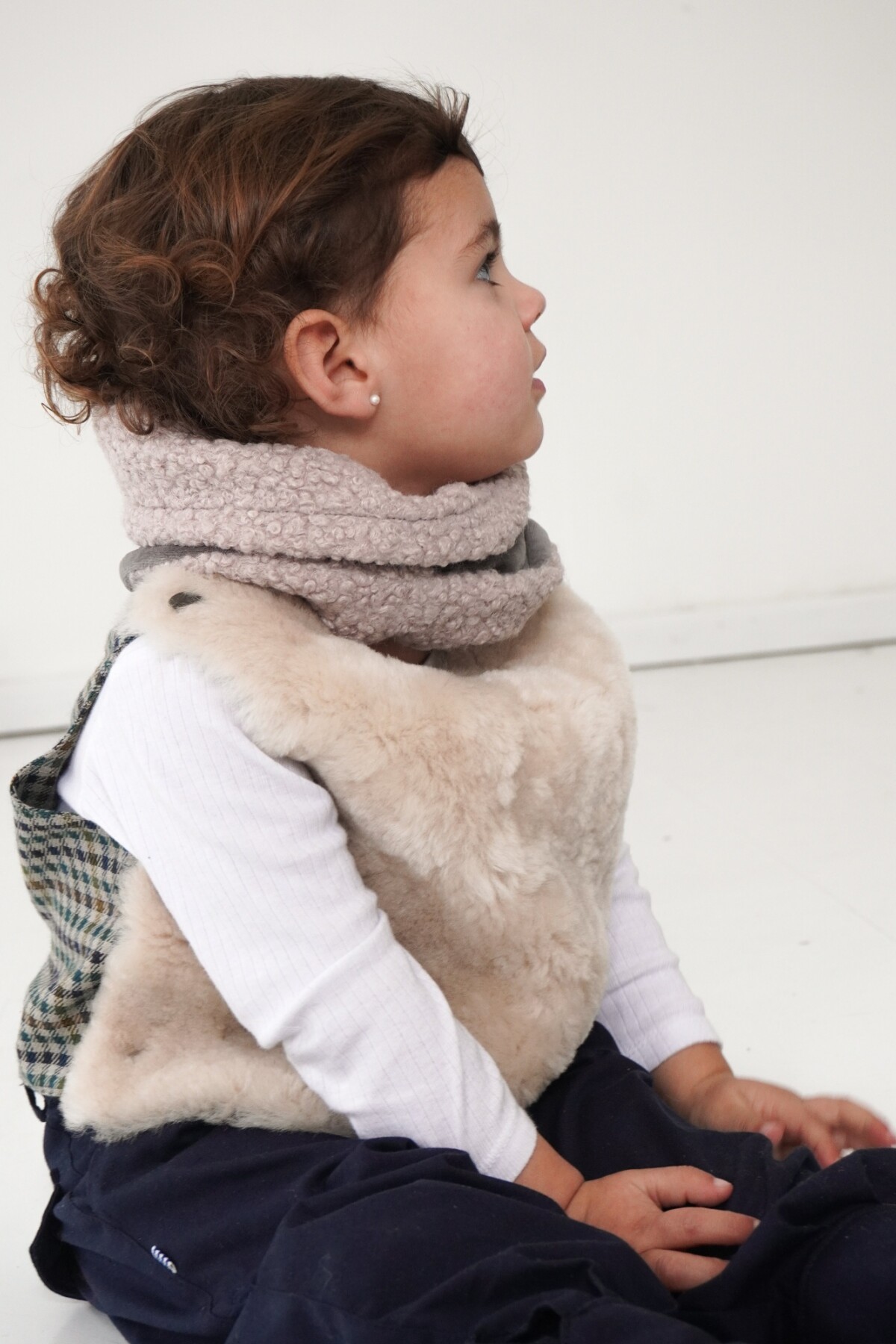 Mini Neck Gurí Gris / Topo