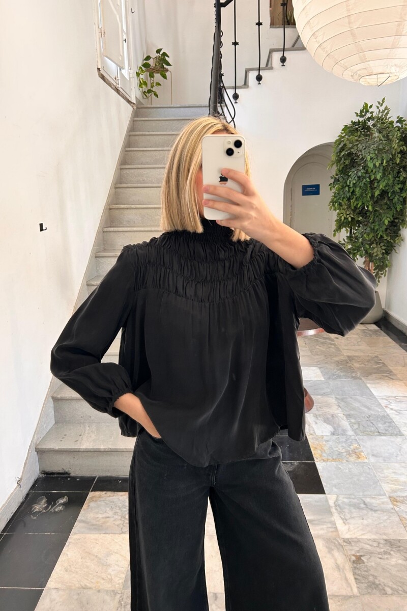 Runa Black