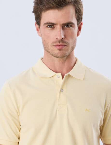 REMERA POLO LISA PIQUÉ Amarillo