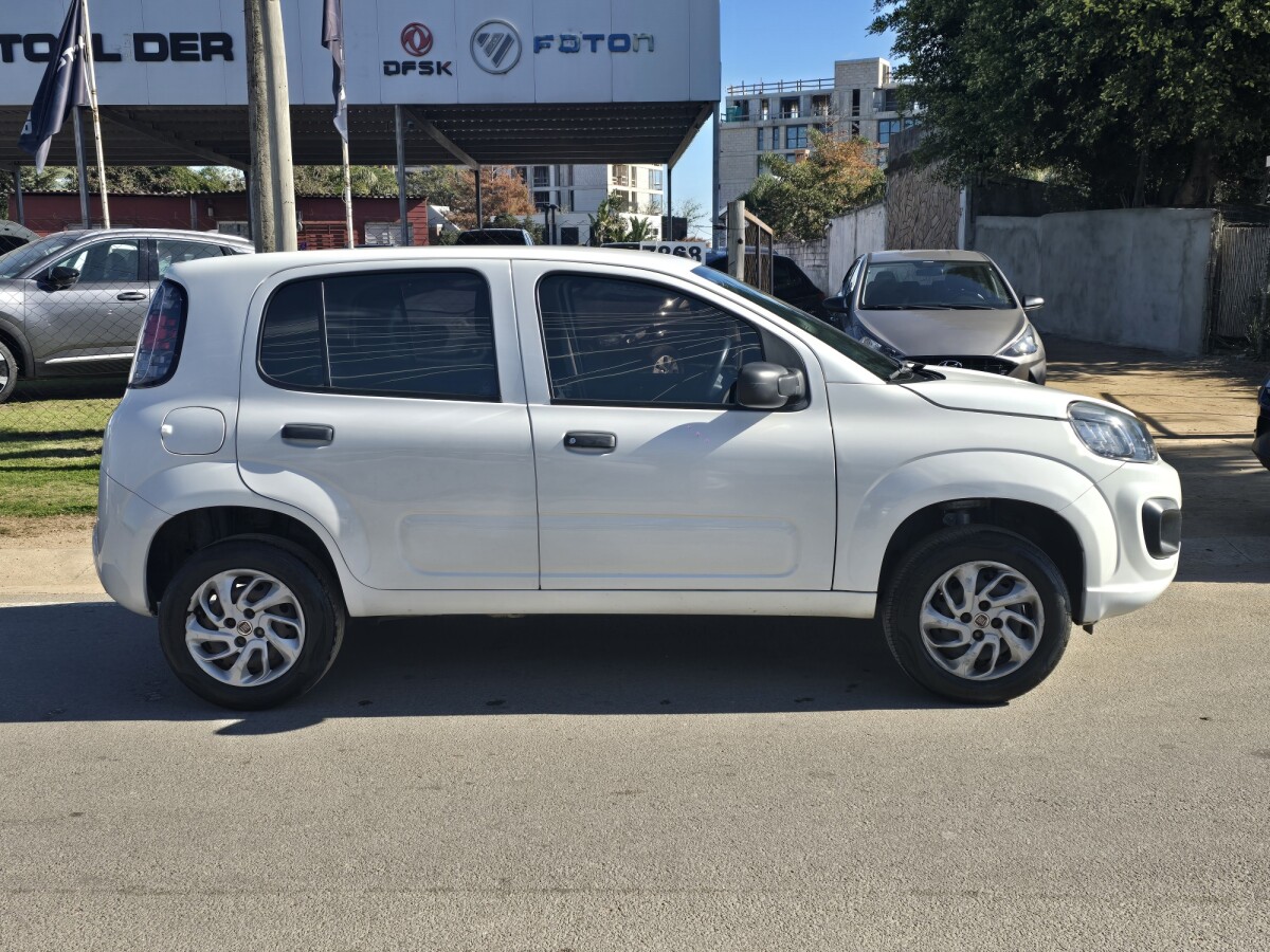 Fiat Uno Attractive 1.4 Extra Full | Permuta / Financia Fiat Uno Attractive 1.4 Extra Full | Permuta / Financia