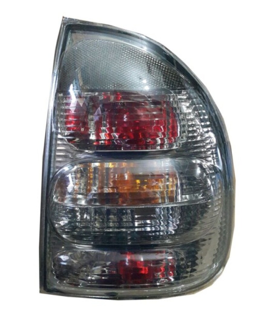 Faro trasero derecho Chevrolet Corsa Sedan