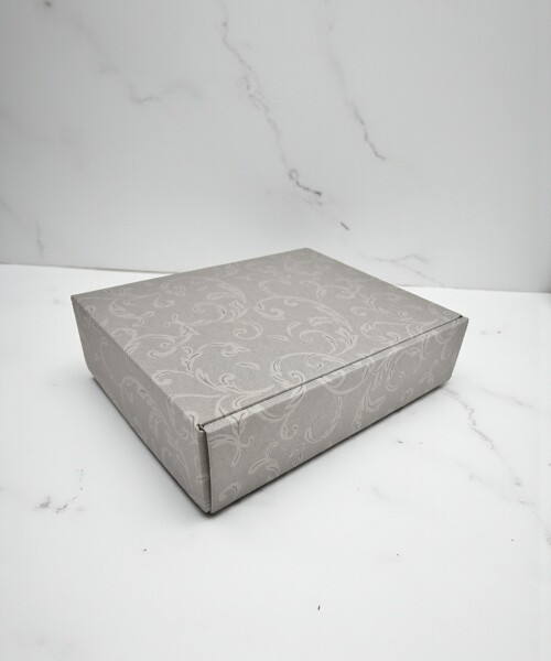 Caja rígida 3 botellas 34x28x9 cm. - DAMASCATO TORTORA - Caja rígida 3 botellas 34x28x9 cm. - DAMASCATO TORTORA -