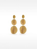 Pendientes Largos De Brass Tridimensionales dorado