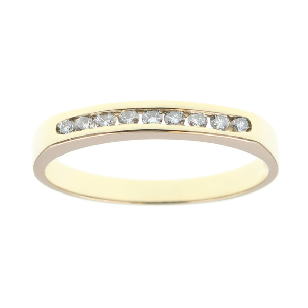 Anillo medio sin fin Chana chico en oro amarillo 18k con brillantes. Anillo medio sin fin Chana chico en oro amarillo 18k con brillantes.