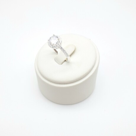 Anillo Urkia de plata 925 con circonias, Modelo Solitario. Anillo Urkia de plata 925 con circonias, Modelo Solitario.