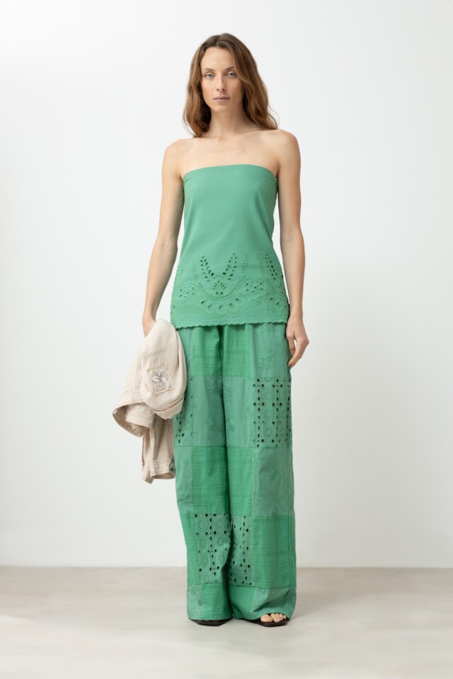 Strapless con bordados calados verde