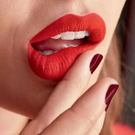 Labial líquido matte Ink Maybelline City Dancer 118