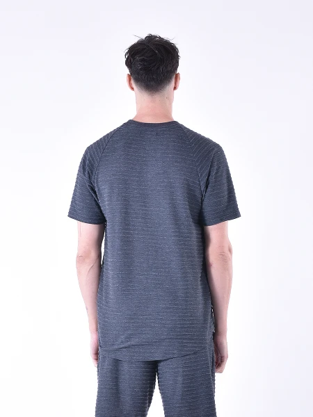 REMERA LINES NEGRO