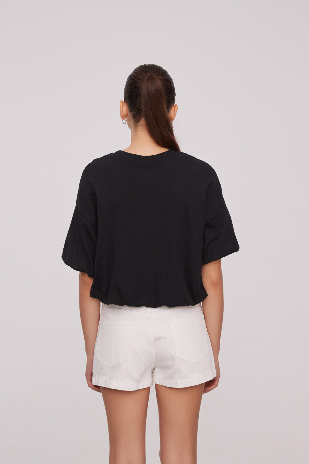 Remera Lyramus Negro