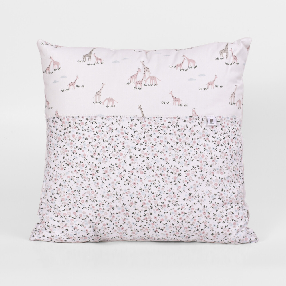 Almohadon Kai II Jirafas Rosa