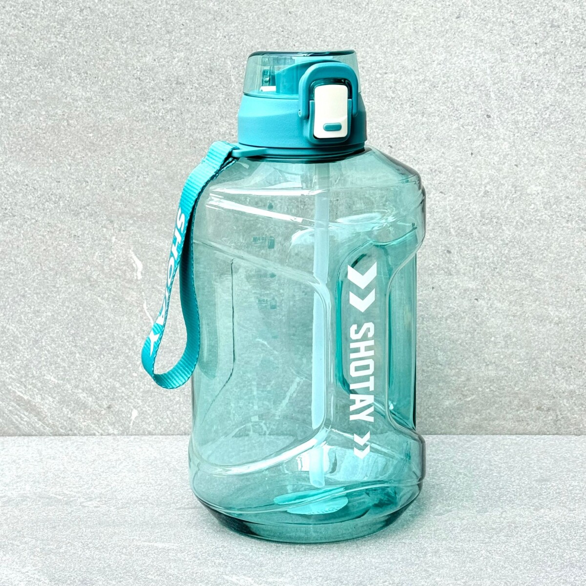 Botella Deportiva Plástica Con Sorbito 2.2L 