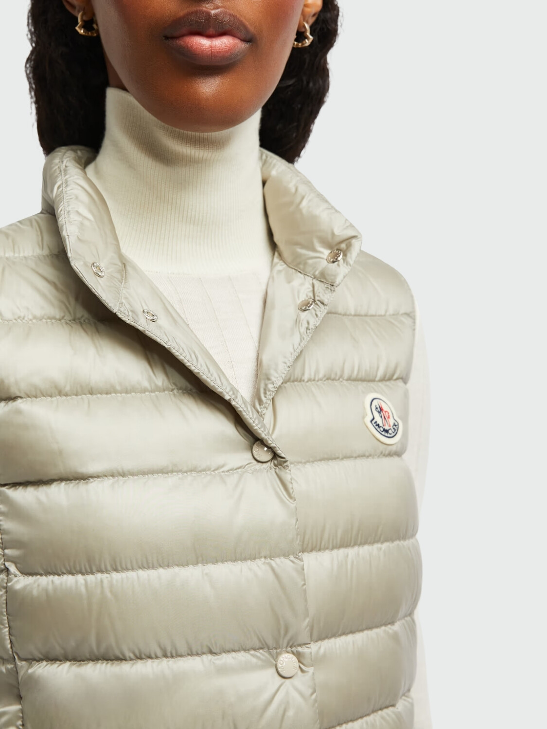 Moncler - Chaleco abotonado relleno de plumas, Liane Gris