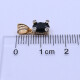 Colgante oro 18k con zafiro azul oval y 4 brillantes. Colgante oro 18k con zafiro azul oval y 4 brillantes.