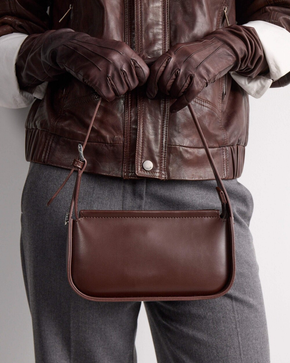 Cartera al hombro Leaf en efecto cuero liso Marron