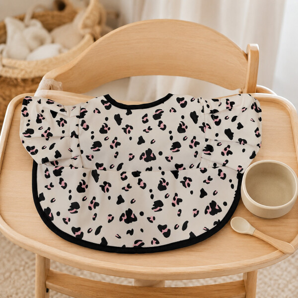 Babero Impermeable Bebé Con Bolsillo Recolector Volados Blanco