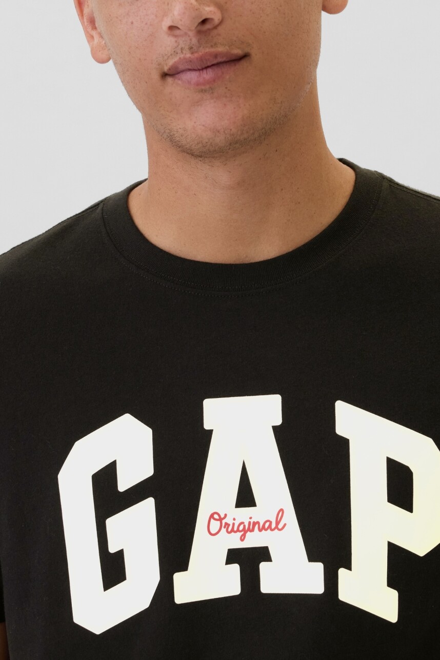 Remera Logo Gap Manga Corta Hombre True Black
