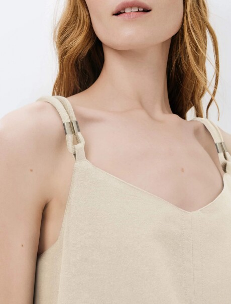 MUSCULOSA CON ESCOTE EN V BEIGE