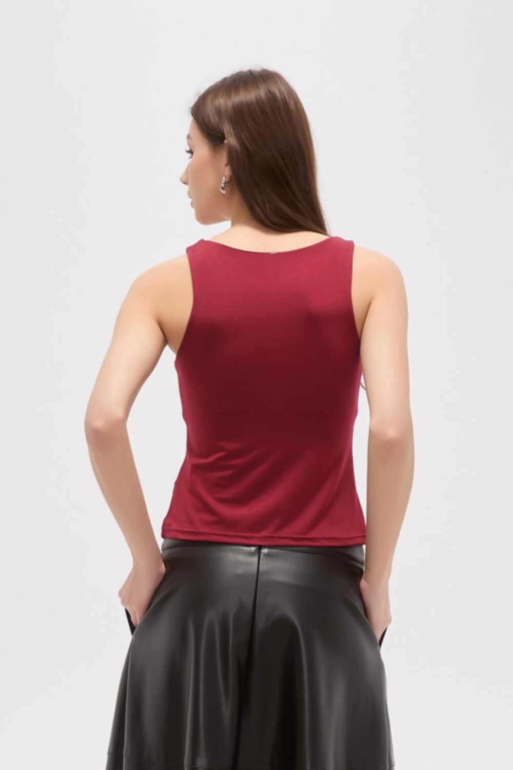Musculosa Onesti Cereza Oscuro