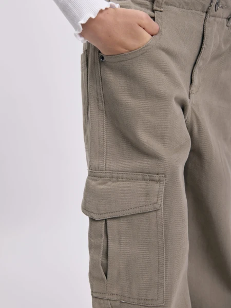 Pantalón jean cargo Verde